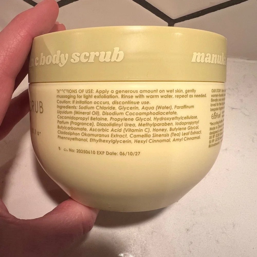 Ciroa Body Scrub NEW Glow‎ w/ Manuka Honey & Vitamin C EcoPure 21.1 oz 600 GR